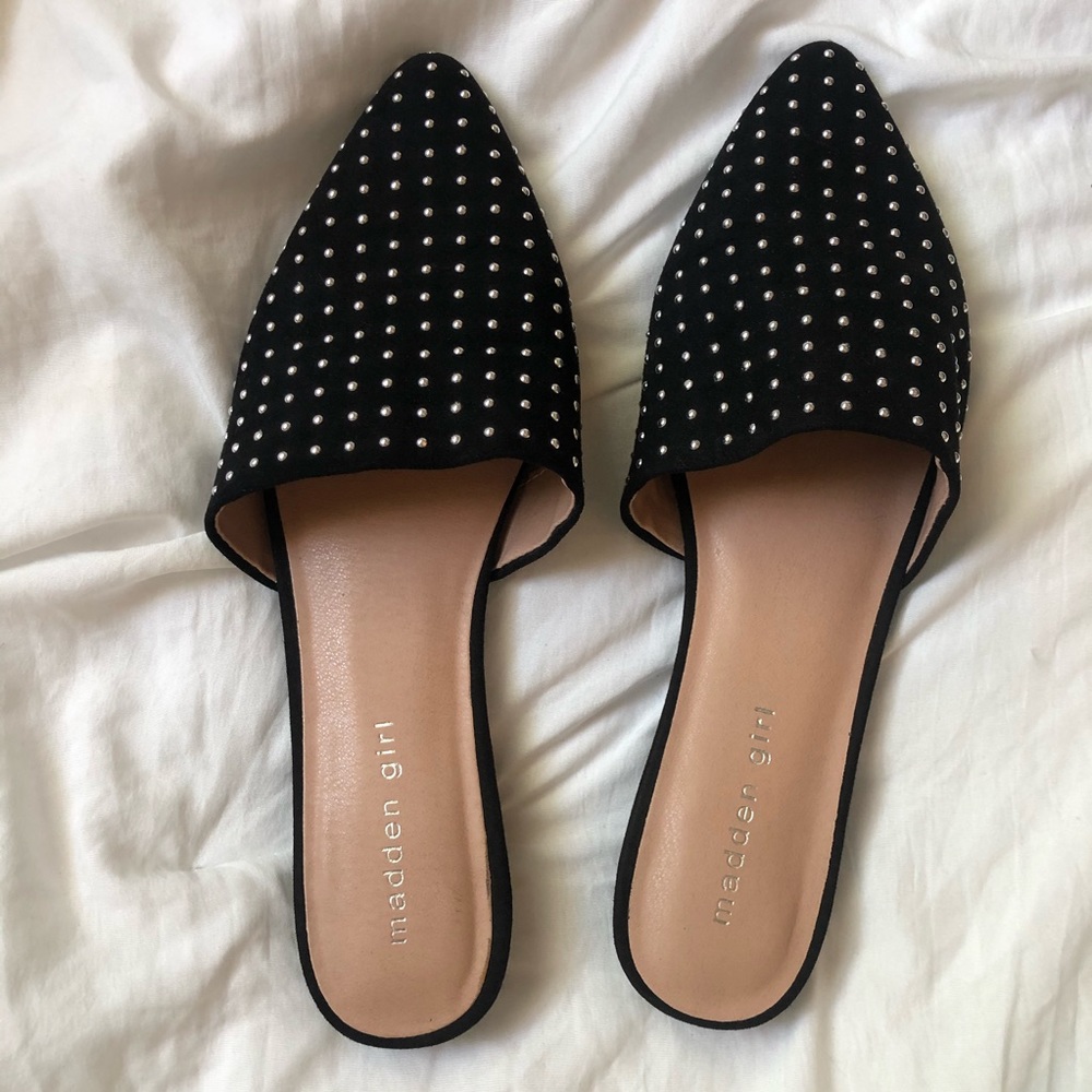 madden girl: Tania Studded Mules 🍂
